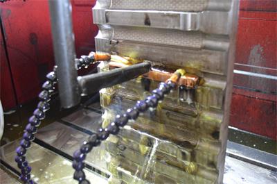 數(shù)控火花機(jī)放電加工過(guò)程 數(shù)控火花機(jī)放電加工過(guò)程